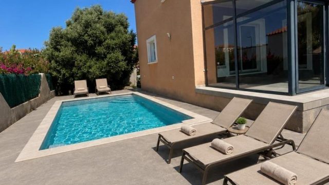 Maison à TOREILLES – 1670.0€/mois